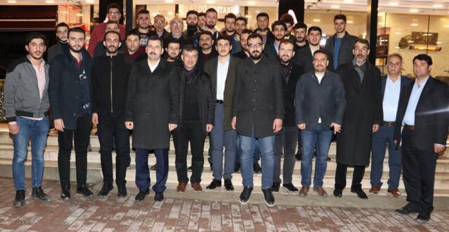 AK BAŞKAN ADAYI BAYDİLLİ ÜNİVERSİTE ÖĞRENCİLERİYLE BULUŞTU